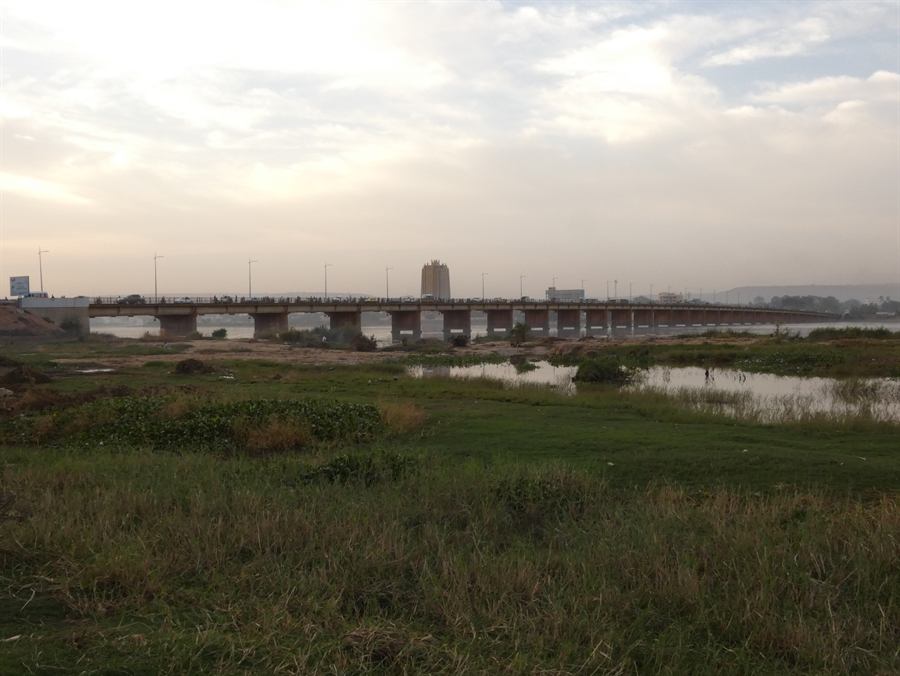 Monument Kwame Nkrumah & Berges du Niger